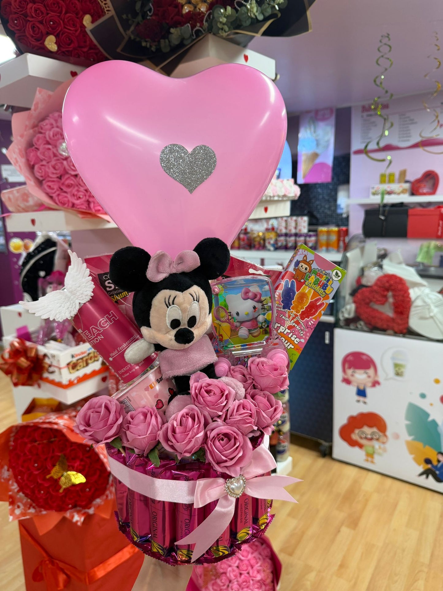 Valentines Gavekurv med Minnie Mouse og Slik